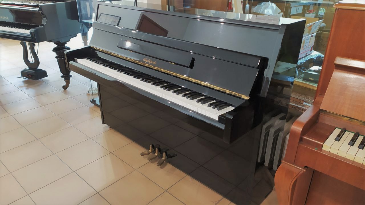 Burger e Jacobi 105 – alto