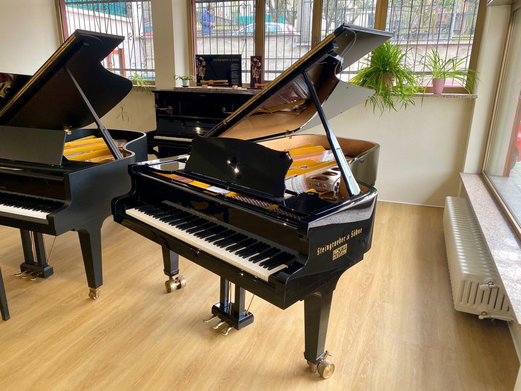 Prezzo Vendita: Su richiesta
Prezzo Affitto: N.D.