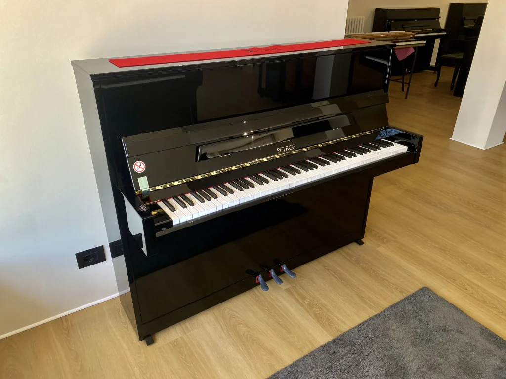 Petrof P118 S1 nero lucido