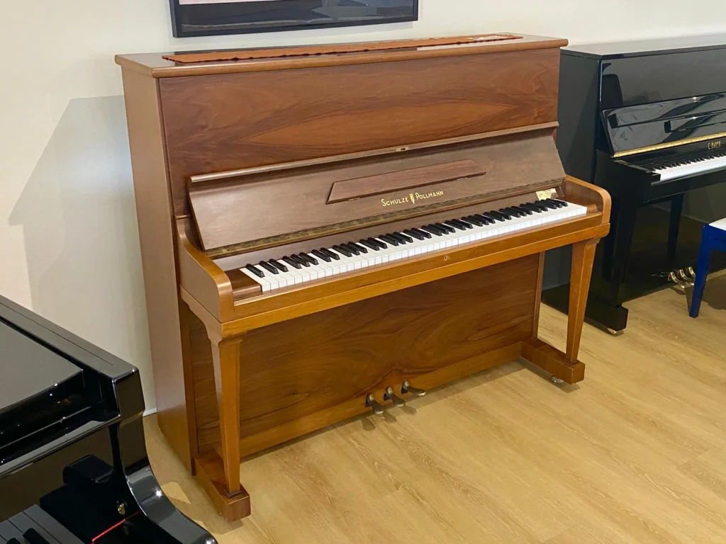 Schulze Pollmann 128 noce satinato